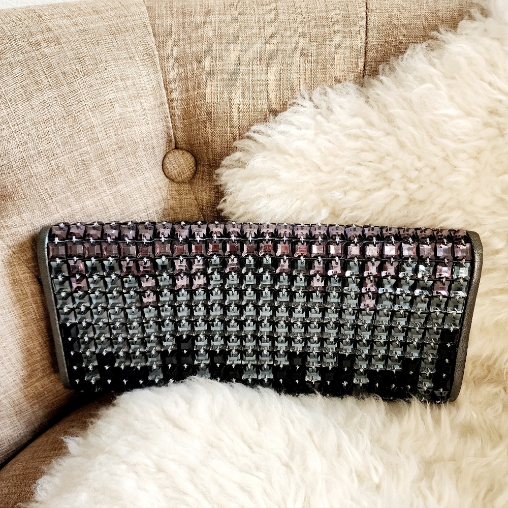 Santi Elegant Faux Crystal Embellished Clutch With Shoulder Chain Attached - Picture 6 of 7